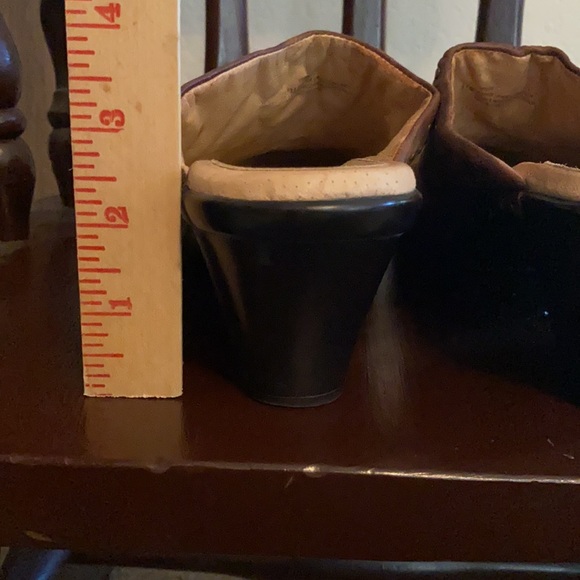 Sofft Low Heel Leather Shoes - Picture 7 of 7